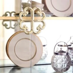 Caracole The Connoisseurs Display Cabinet -Tables Sales sig 416 221 detail2 hr